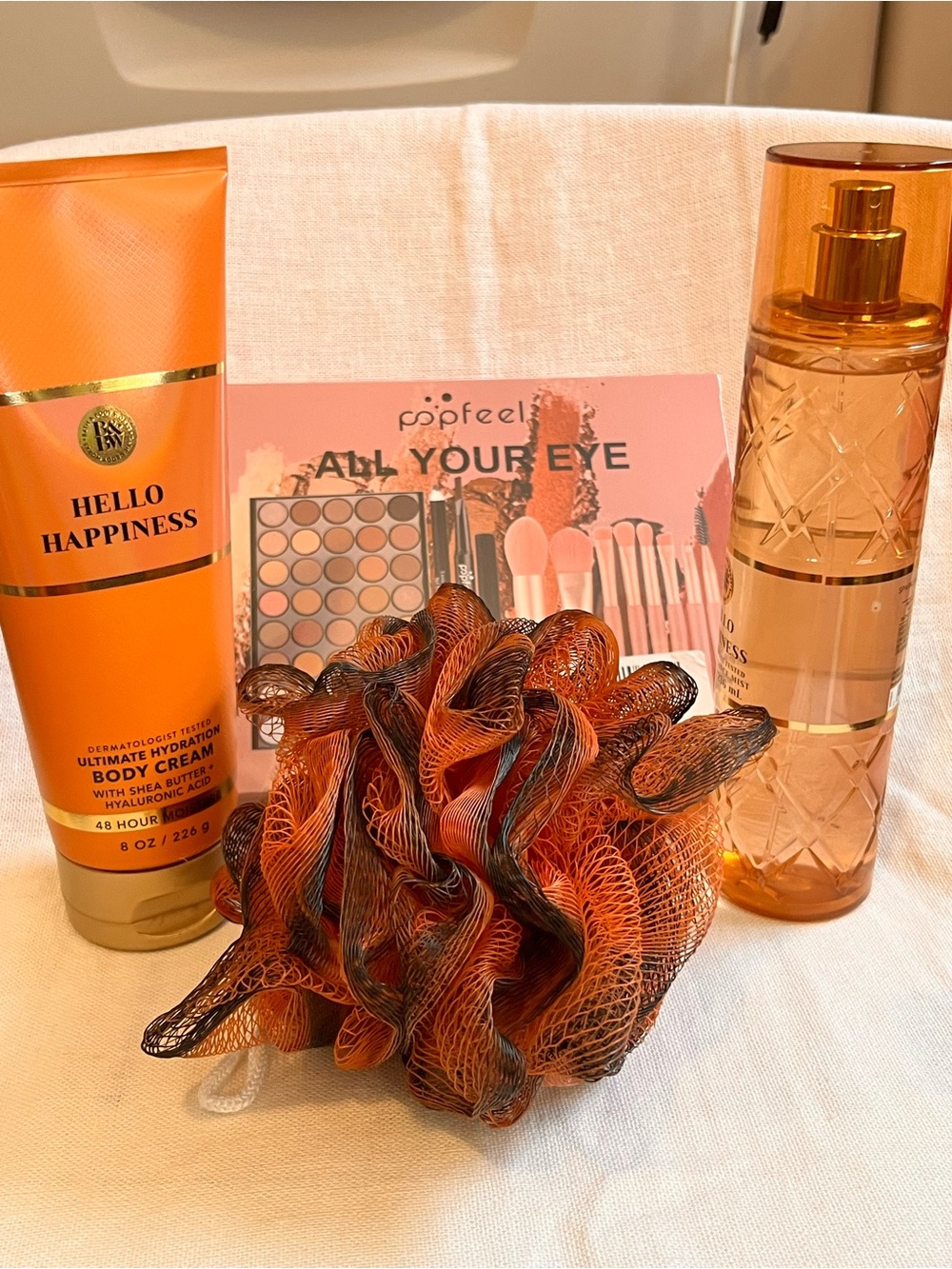 Bath & Body Works Hello Happiness Bath and Relax Bundle